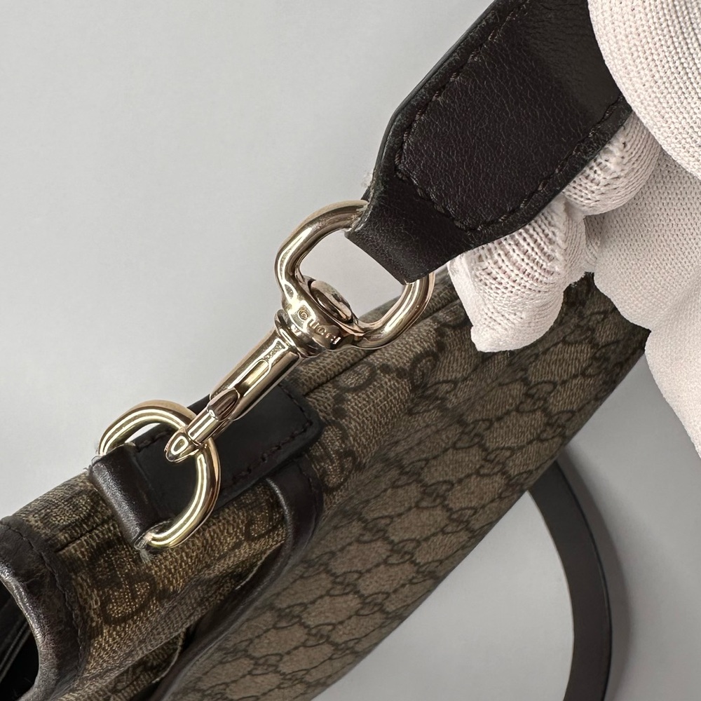 Authentic Gucci GG Supreme Messenger Bag 388924 - Picture 7 of 8